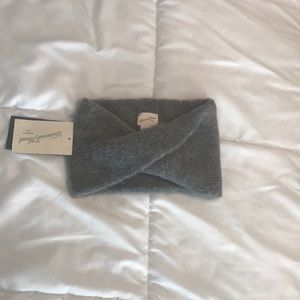 Women’s knit headband